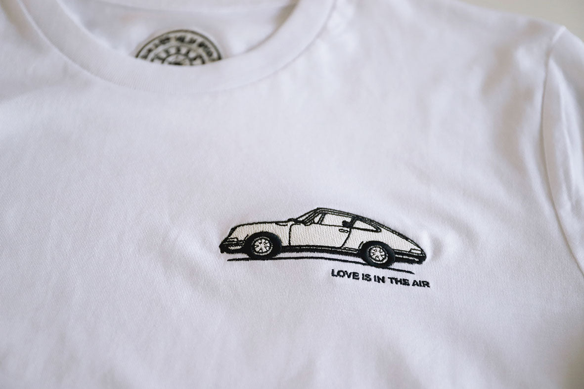 T-shirt white with embroidered Porsche 911 motif